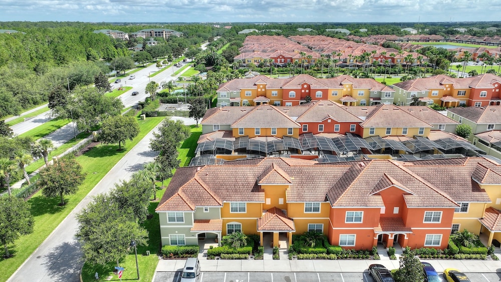 Sunny Paradise Retreat At Paradise Palms By Shine Villas 4 Bedroom Townhouse