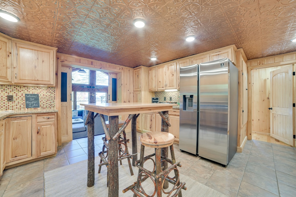 Lakefront Kalkaska Cottage w/ Fire Pit!