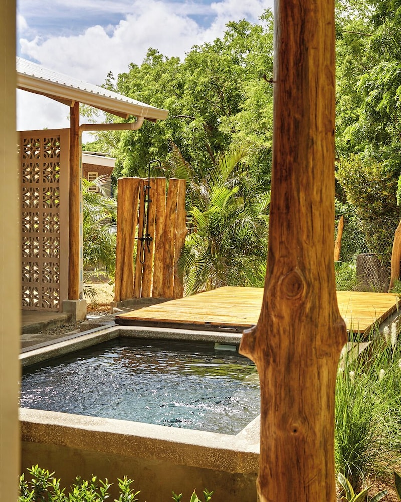 Pelícano Popoyo Boutique Villas