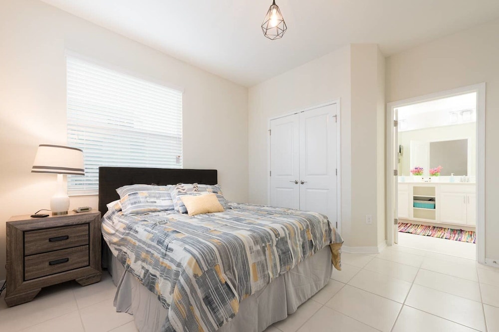 Beautiful Condo House in Storey Lake - Image 4