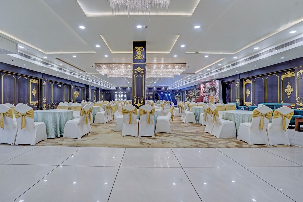 Nirvana Hotel & Banquet