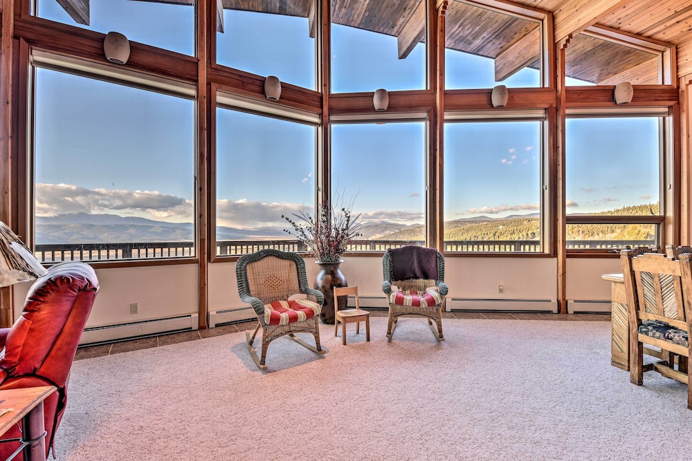 Falcon Rest: A Deluxe Angel Fire Mountain Retreat!