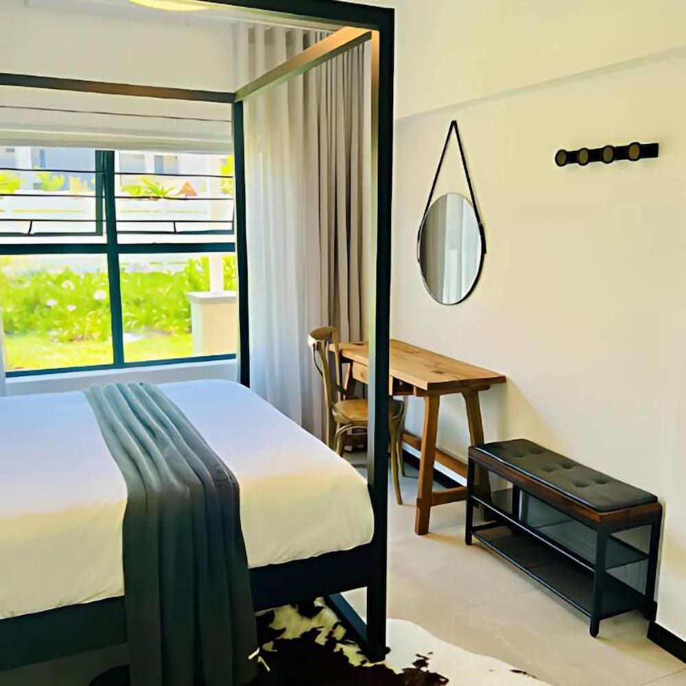 The Henlee Apartment Tocara