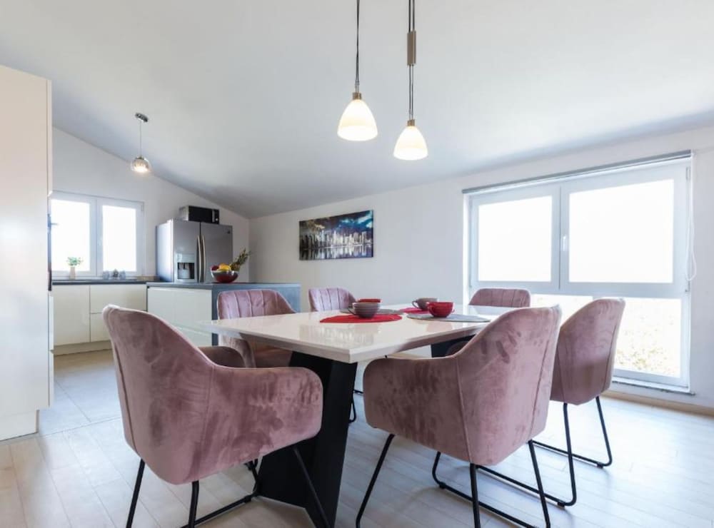 Cozy Three Bedroom Apartment With Terrace in Zadar
