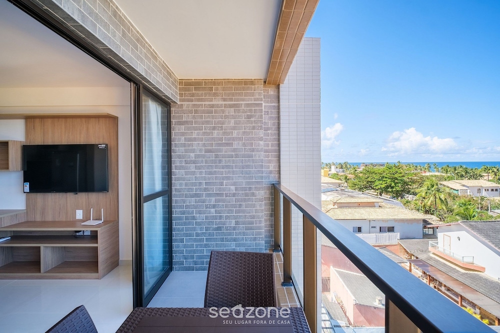 Stay Just Steps From Itapua Beach, With Pool and gym - RGF