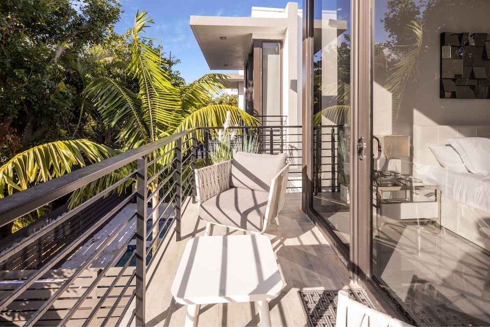 Coral Ridge Playtime - Gorgeous Private Pool Home Close To Everything! 3 Bedroom Townhouse by Redawning - Image 5