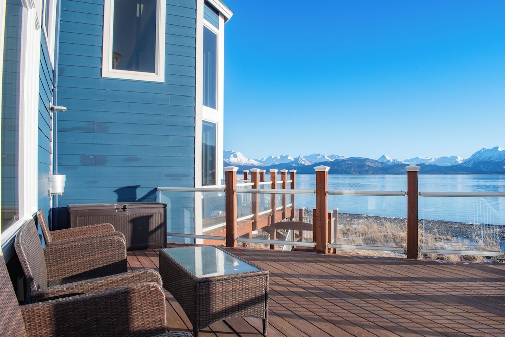Lakeshore Lodges