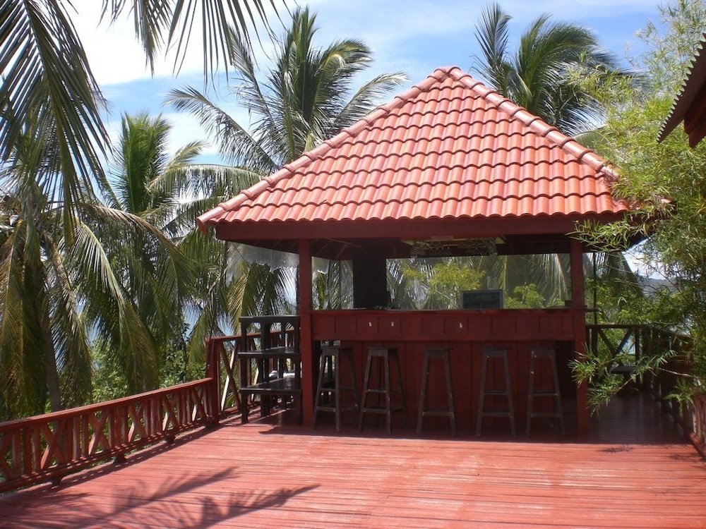 Golden Hill Resort