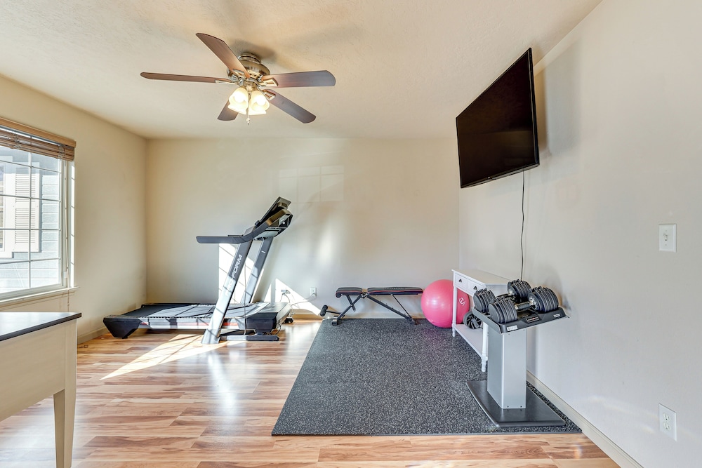 1 Mi to Boise Towne Square: Home w/ Patio!