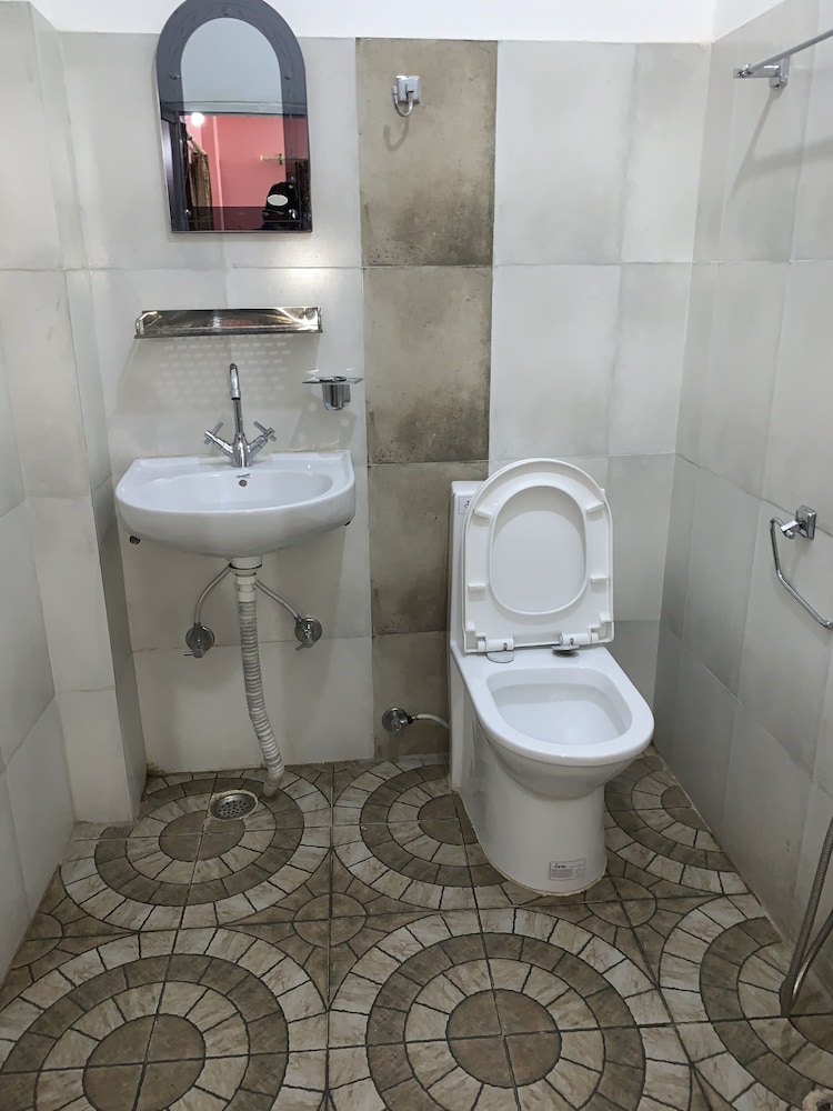 Mount Blue Tourist Hostel