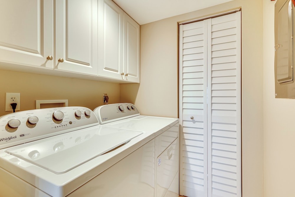 Panoramic Gulf Views: Renovated Fort Myers Condo!