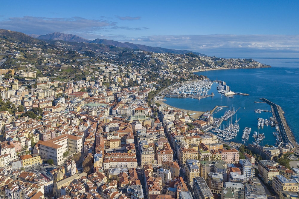 Sanremo Penthouse Downtown 400m From Sea view 2