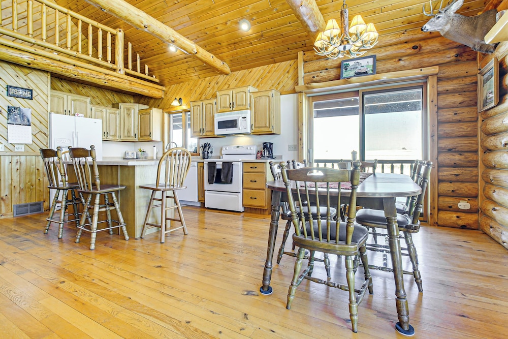 Log Home w/ Deck & Sunset Views: 19 Mi to Oconto!