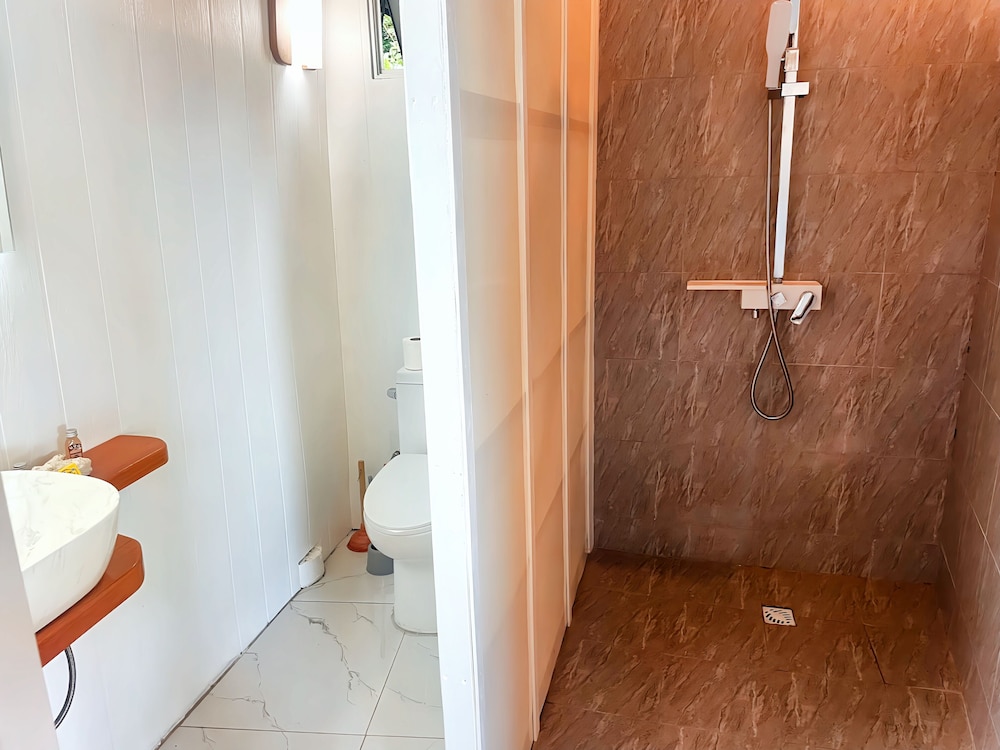 Fare Oviri Lodge