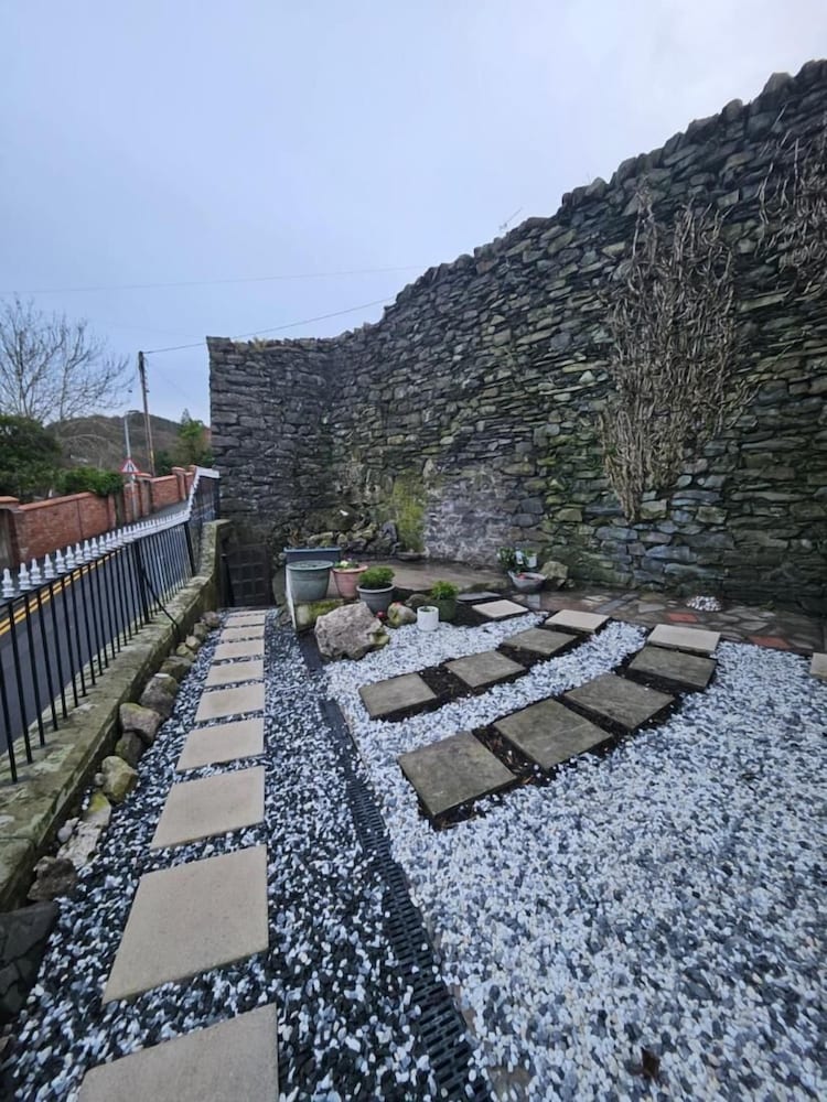 Llangollen Retreat With Stunning Views of the Castle