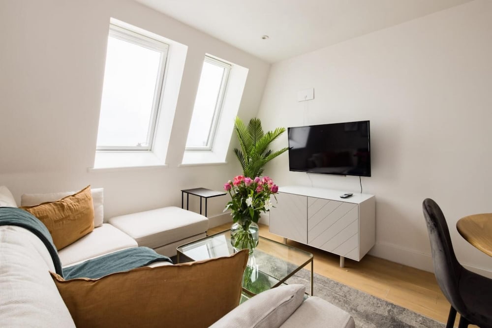 The Brighton Nook - Captivating 2bdr With Parking view 2