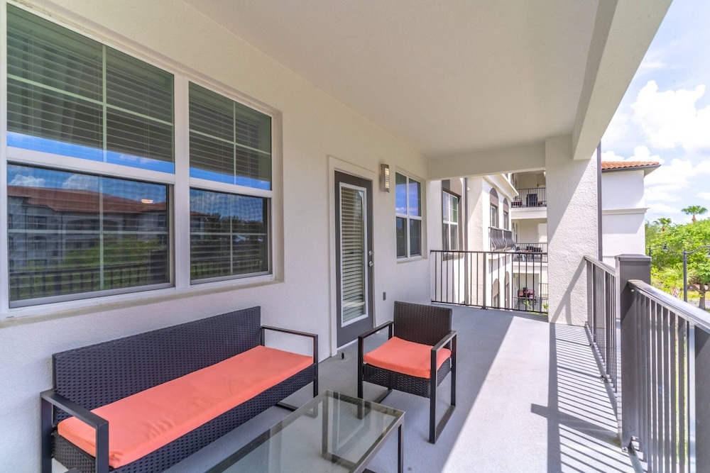 4001 Vista Cay