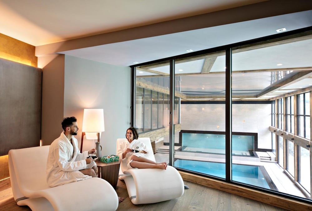 MGM Hôtels & Résidences – Résidence Chalets Éléna