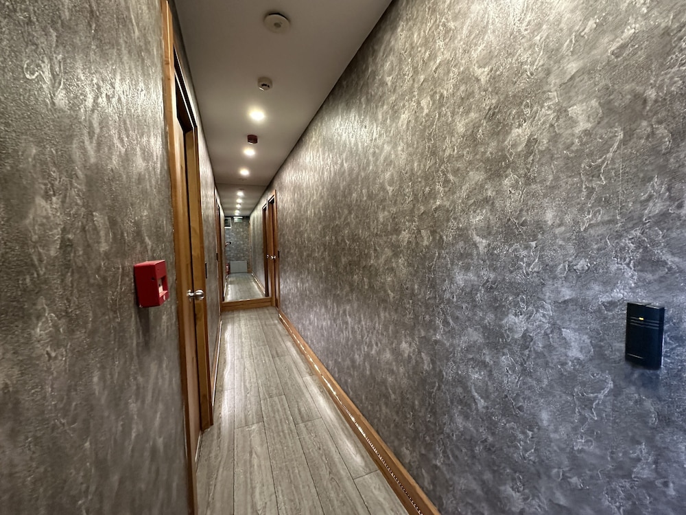 Black Art Otel - Image 54