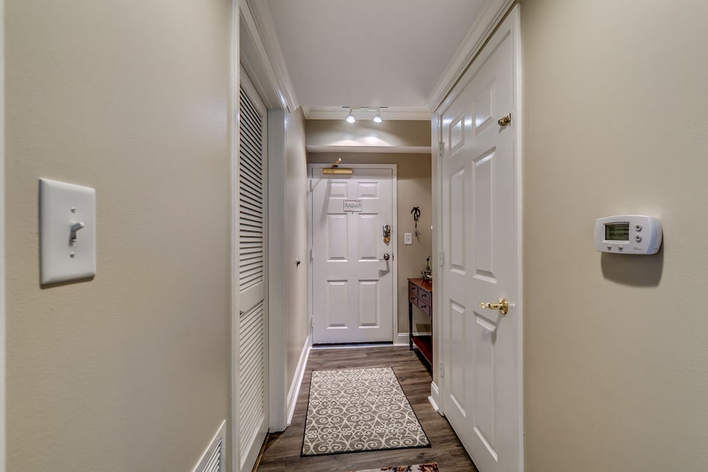 South Wind 301 4 Br condo by RedAwning