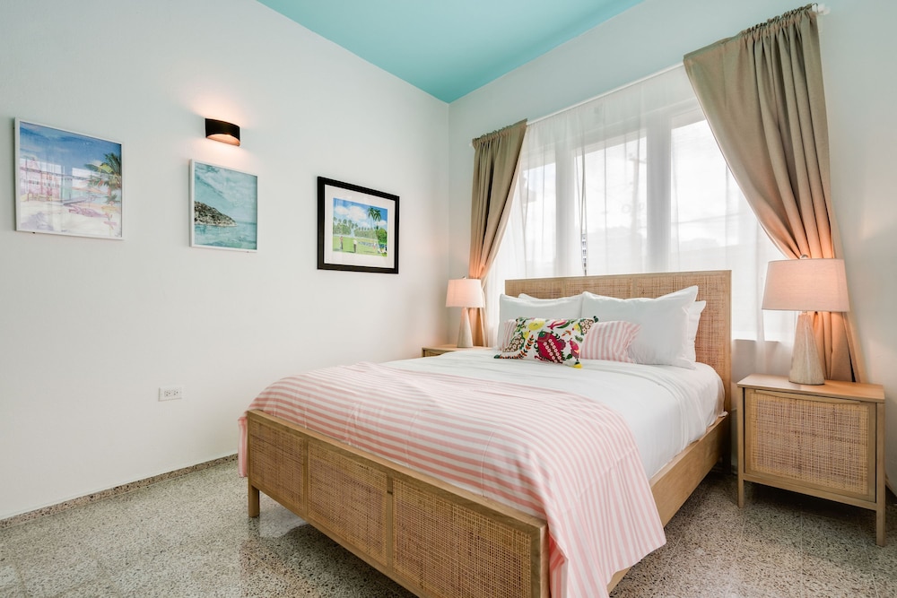 Modern Condado Apartment Pool Free Parking