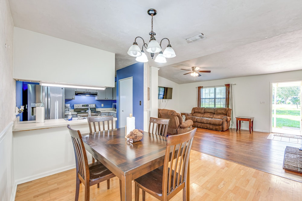 Quiet & Convenient Tallahassee Home, 4 Mi to Lake!