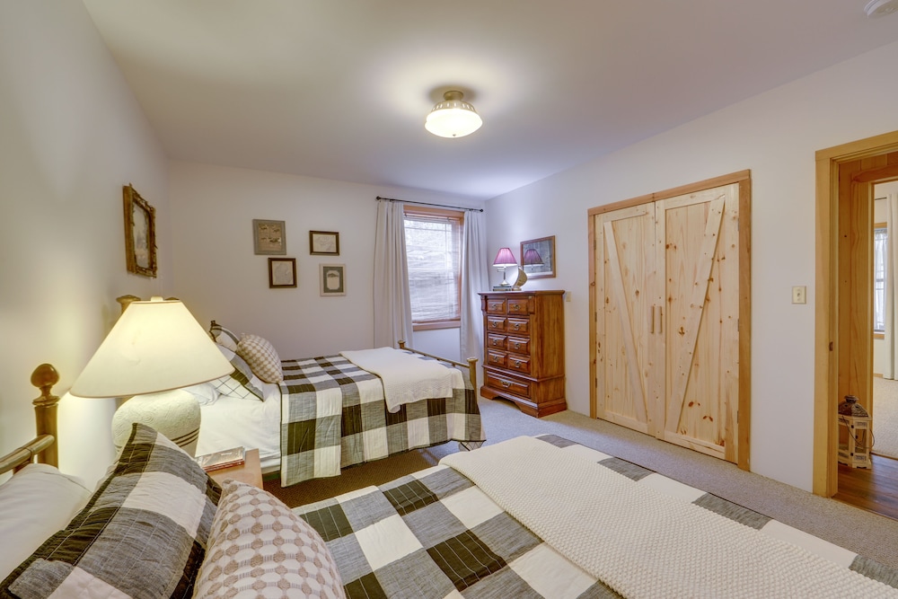 Cadillac Vacations - Rustic Tustin Cabin on 7 Acres w/ Fire Pit  Porch - Property Image 2
