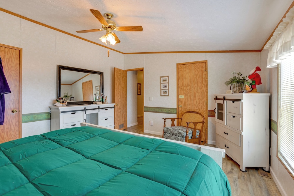 Tallman Lake Access: Family-friendly Home w/ Dock!