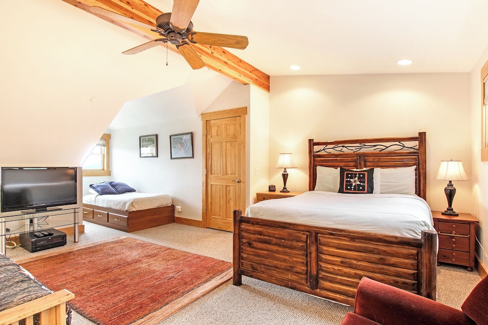 Estes Park Vacation Lodging
