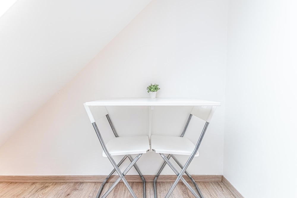 Stunning 12BR Floor For 24 People