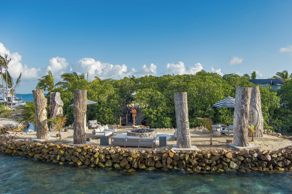 Magenta Caye Luxury Private Island Resort