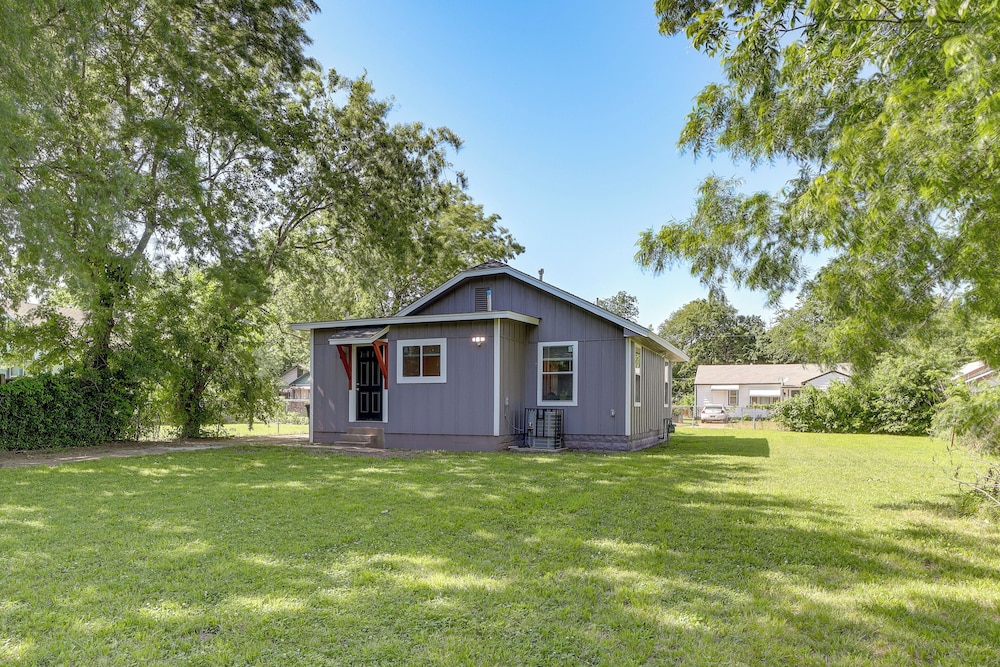 Remodeled Tulsa House w/ Yard ~ 4 Mi to Downtown! view 3