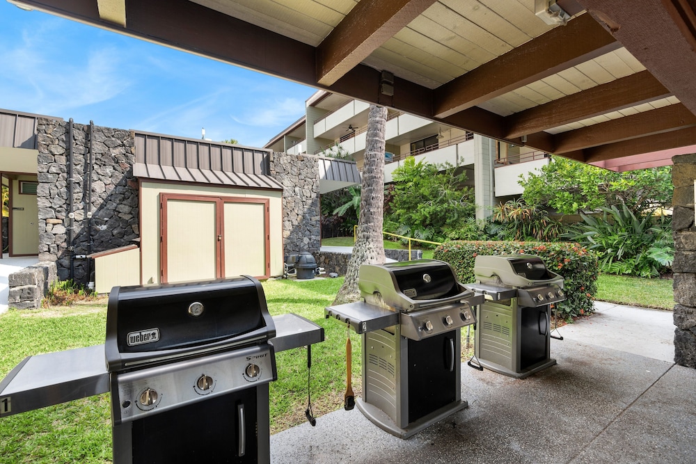 Big Island White Sands Village 202 2 Bedroom Condo