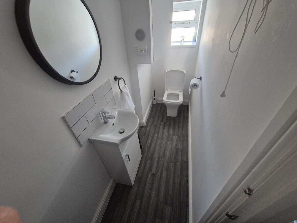 City Centre 6-bed Swansea Getaway