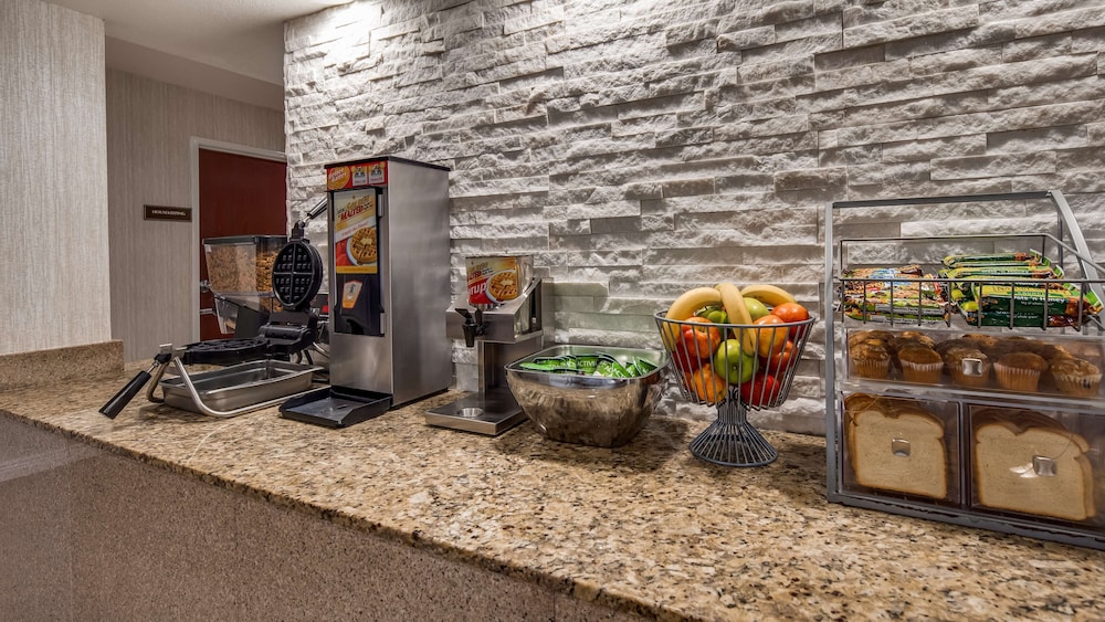 SureStay Hotel by Best Western Alexandria - Property Image 5