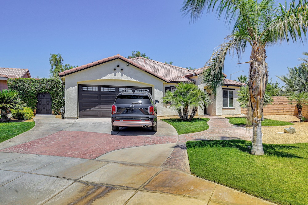 3 Mi to Coachella: Quaint Studio w/ Shared Yard!