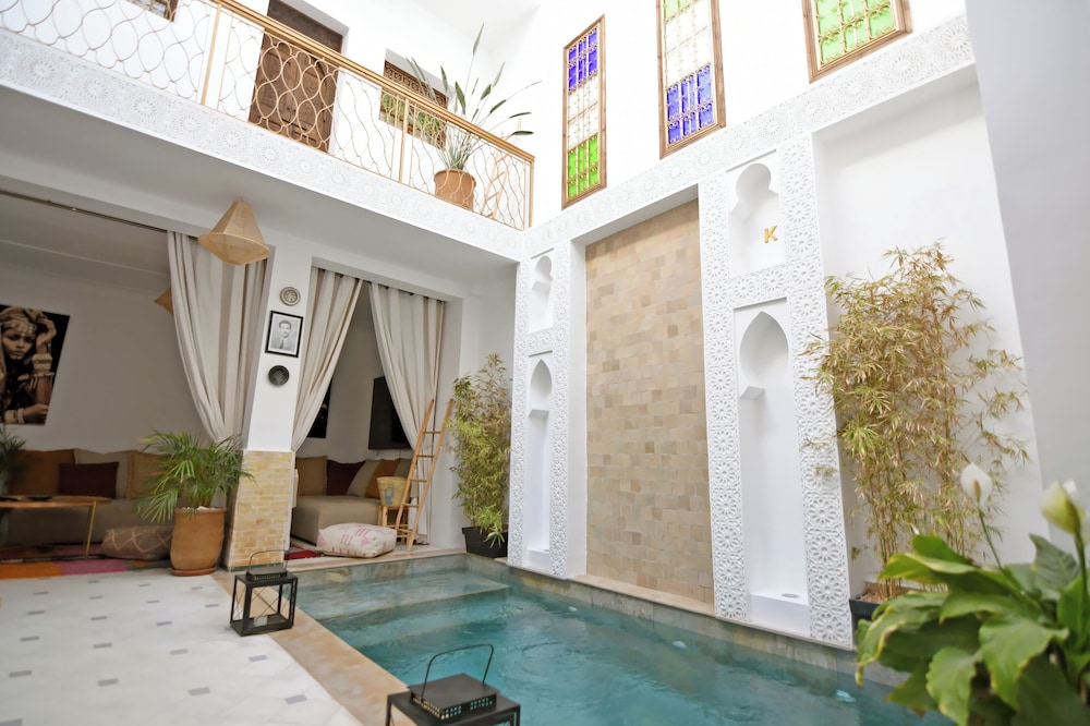 Riad Larbi Khalis