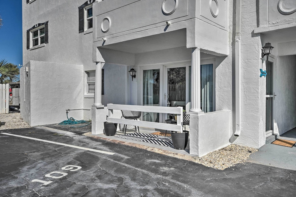 Oceanside Ormond Beach Condo, Steps to Shore!