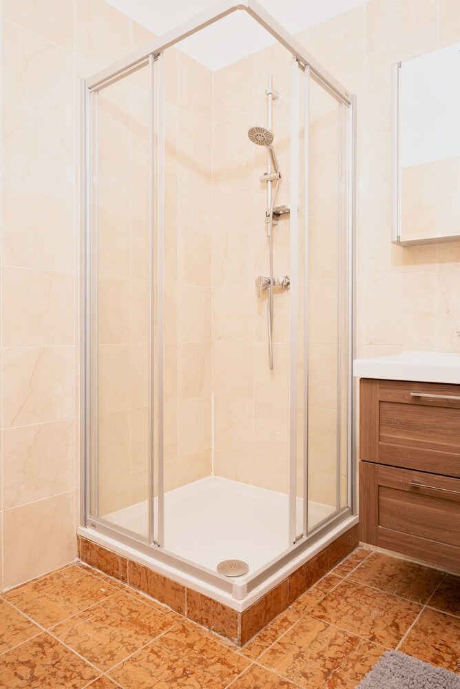 Designer Apartments - Near Danube