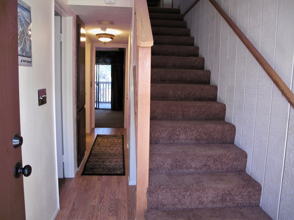 Snow Summit Townhouse Rentals & Sales
