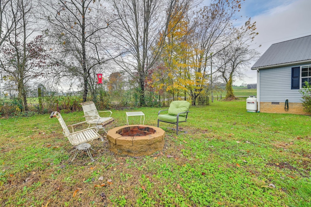 6 Mi to Mammoth Cave! Mtn-view Home w/ Fire Pit