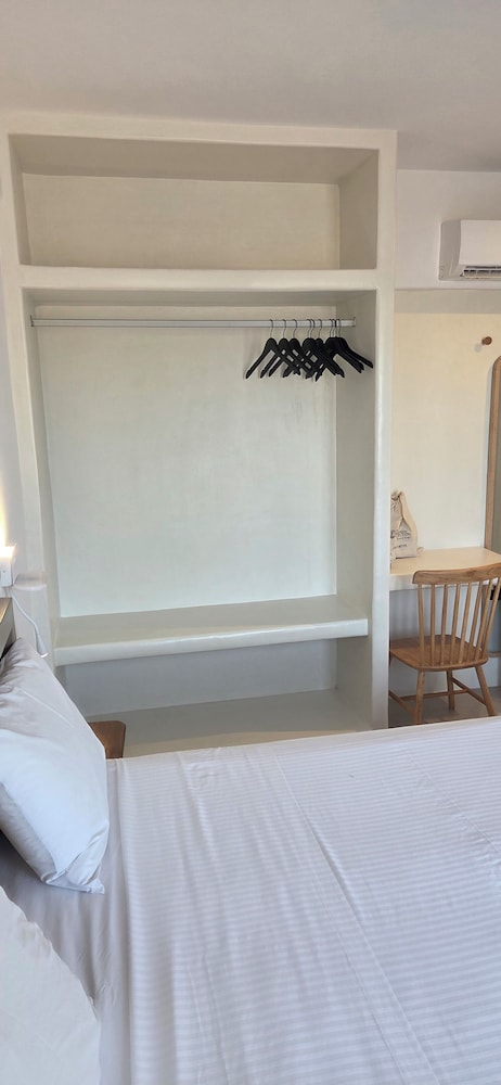 Reya Suites
