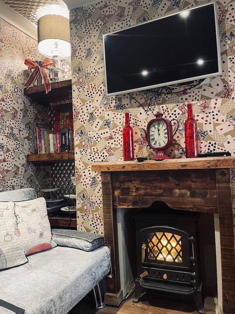 Looking Glass Cottage