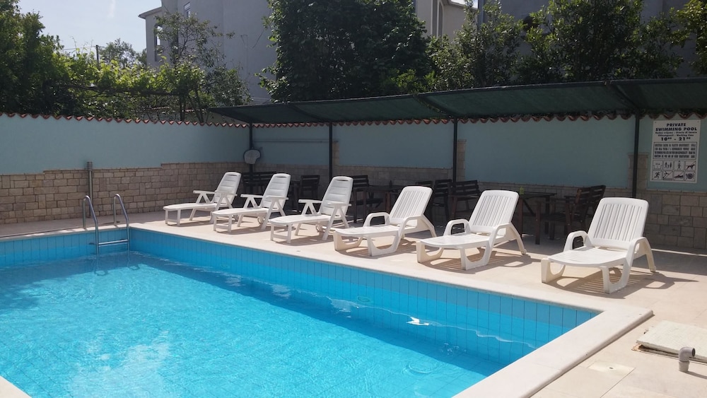 Apartments Tanja 100