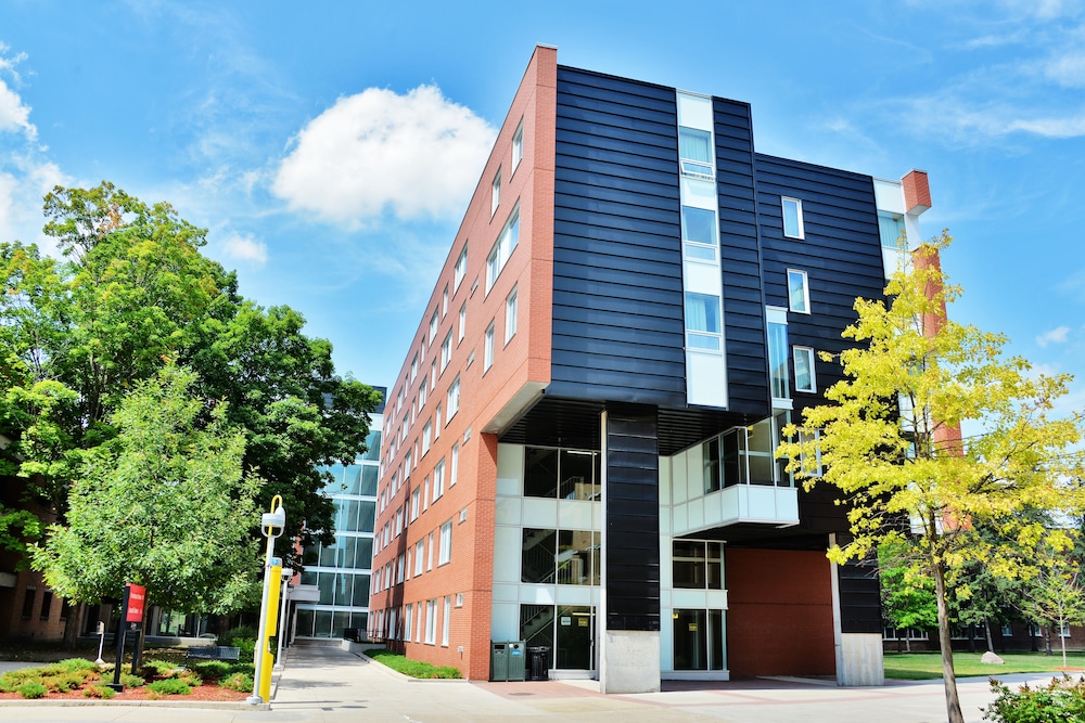 Hotel Carleton University Accommodations - Image 1