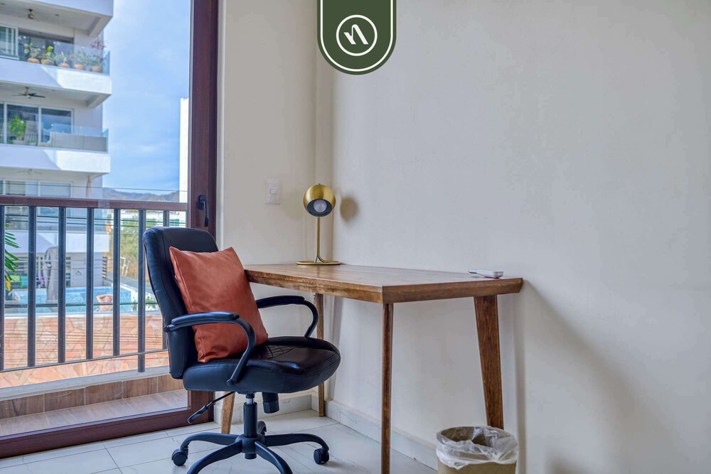 Oceanview 3 BR Condo Near the Beach - Pool