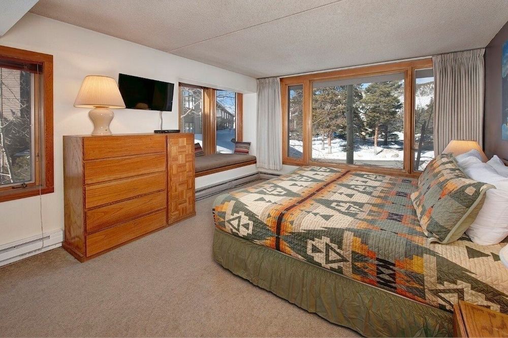 1776 Decatur 4 Bedroom Condo