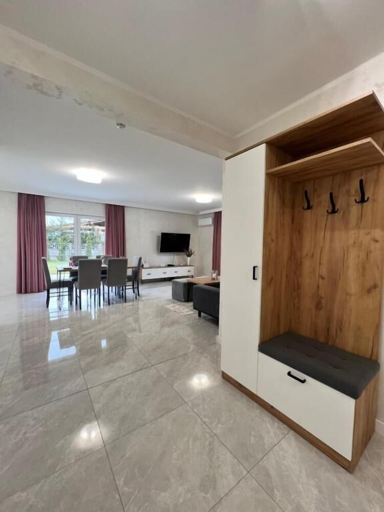 Apartamenty Max House