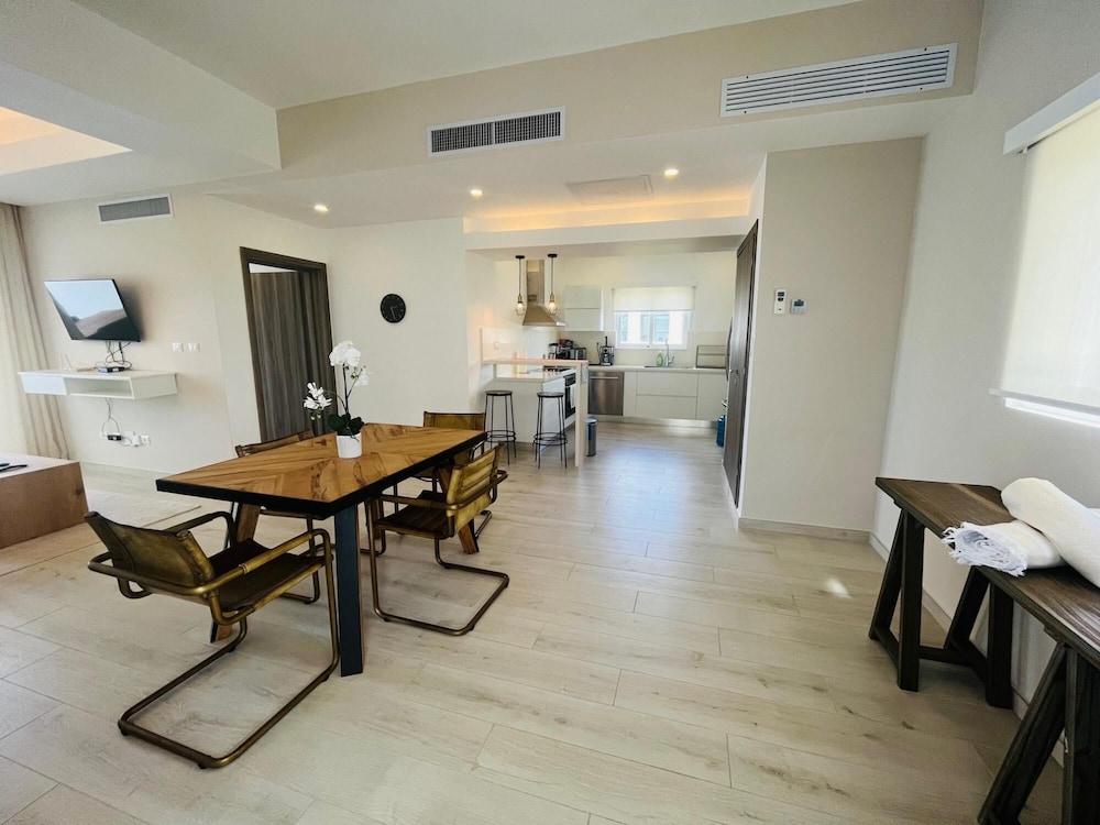 Beauty Apartment From Steps To The Beach F41 view 5