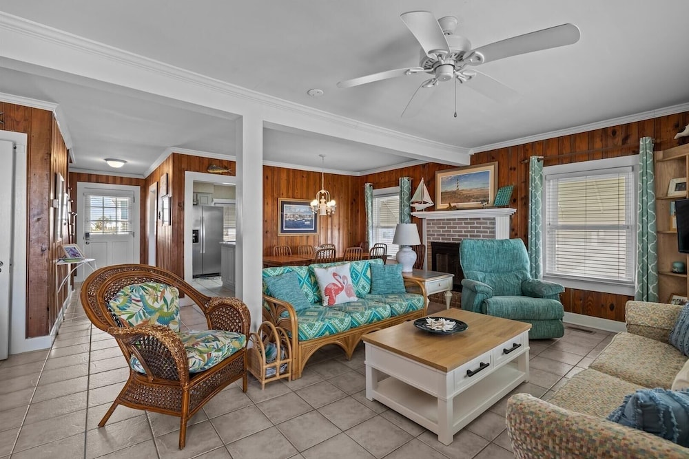 Pollock Cottage 6 Bedroom Home